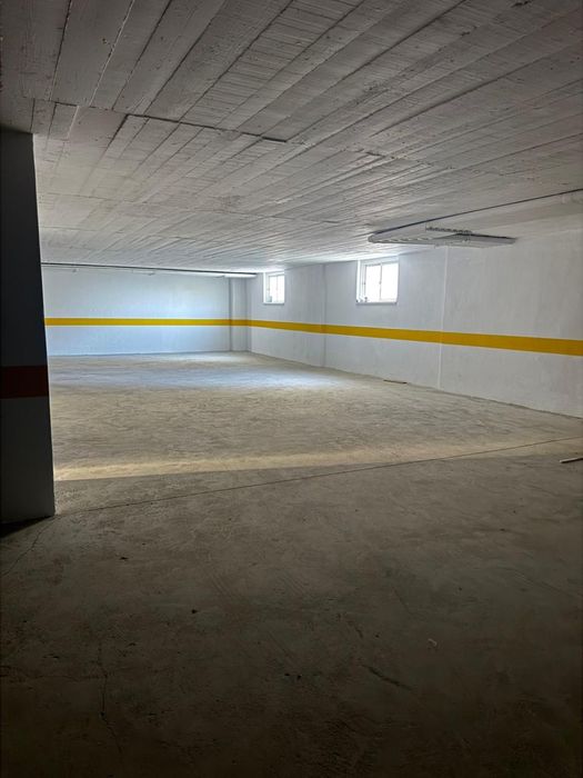 Garagem para estacionamento ou Armazem