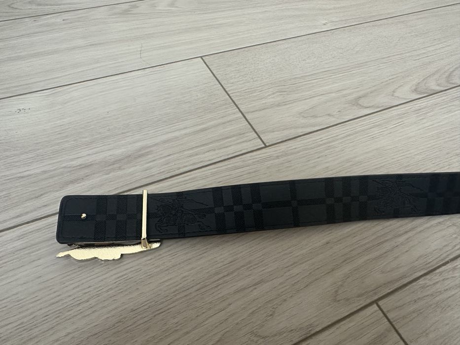 Ремінь від Burberry