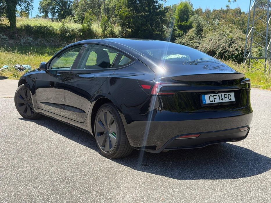 Tesla Model 3 — fotografia 5