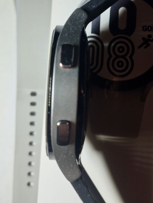 Samsung galaxy watch 4 44mm silver.