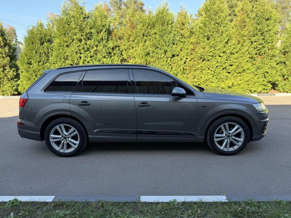 продам авто Audi Q7