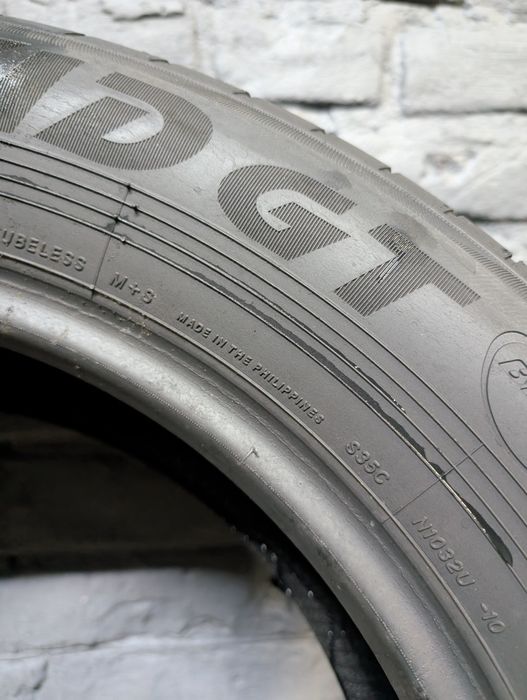 Пара всесезонніх шин Yokohama 226/60 R18 225*60 18 Avid gt