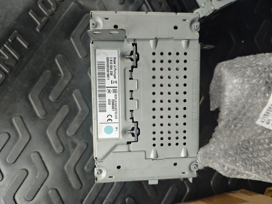 Штатна мультимедіа NAVI 900 OPEL Astra j .в гарному стані .