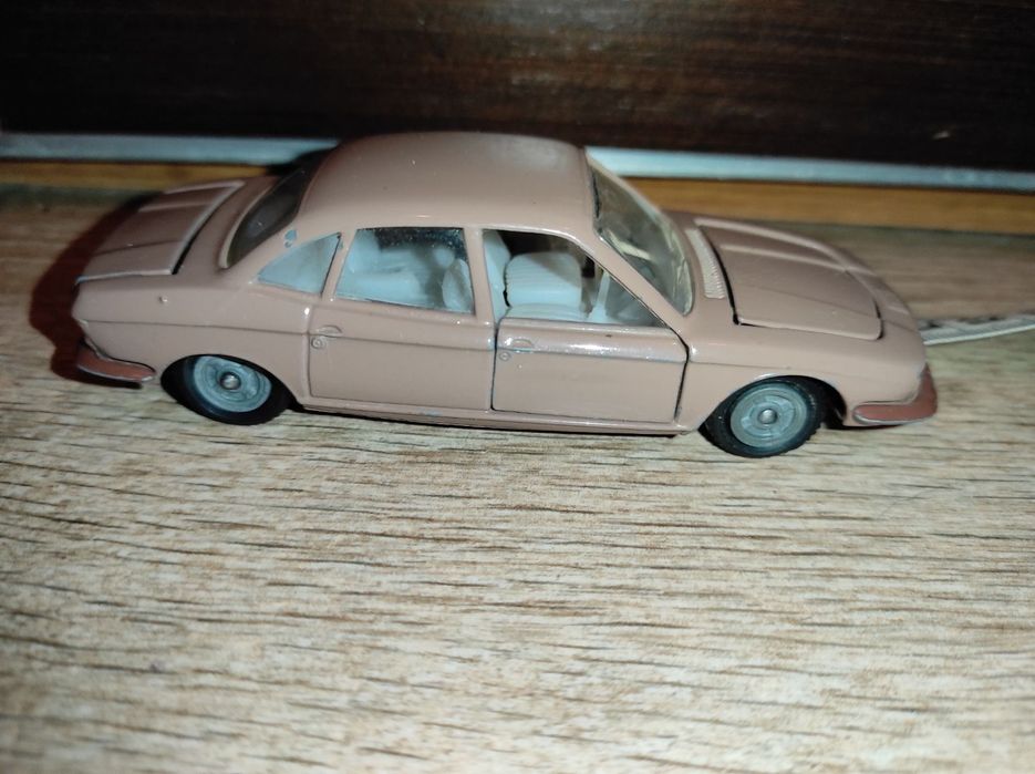 Модель машинка nsu-ro 80