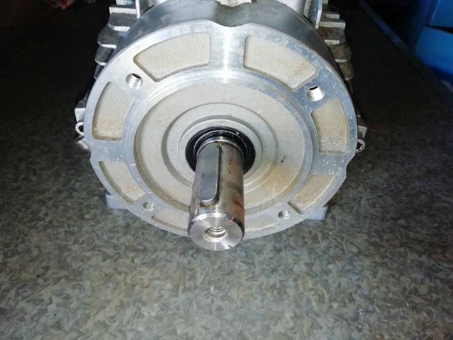 Двигун Nerimotori MR90A0123 90L-6