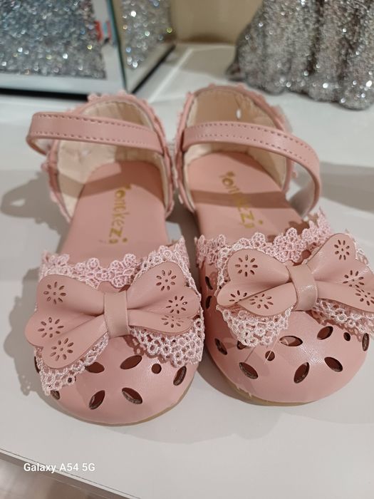 Sandałki dziewczęce