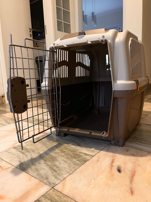 Caixa transportadora SKUDO para cão