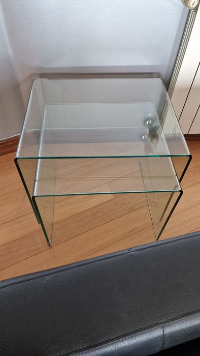 Mesa de sofá em vidro