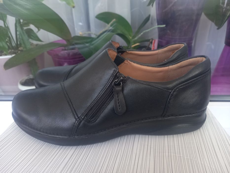 Шкіряні туфлі Clarks р.40