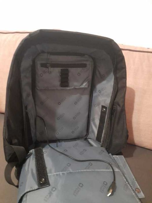 Plecak do samolotu na tablet lub komputer Greiner z kabelkiem usb