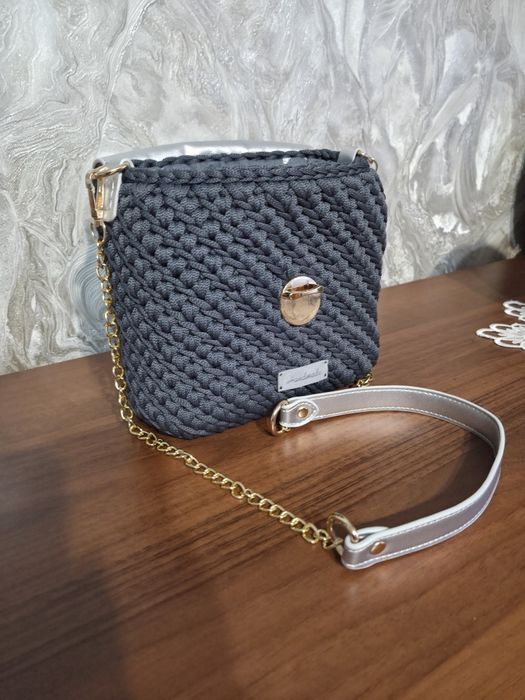 Elegancka Torebka Handmade – Splot Premium | Srebrna Klapa