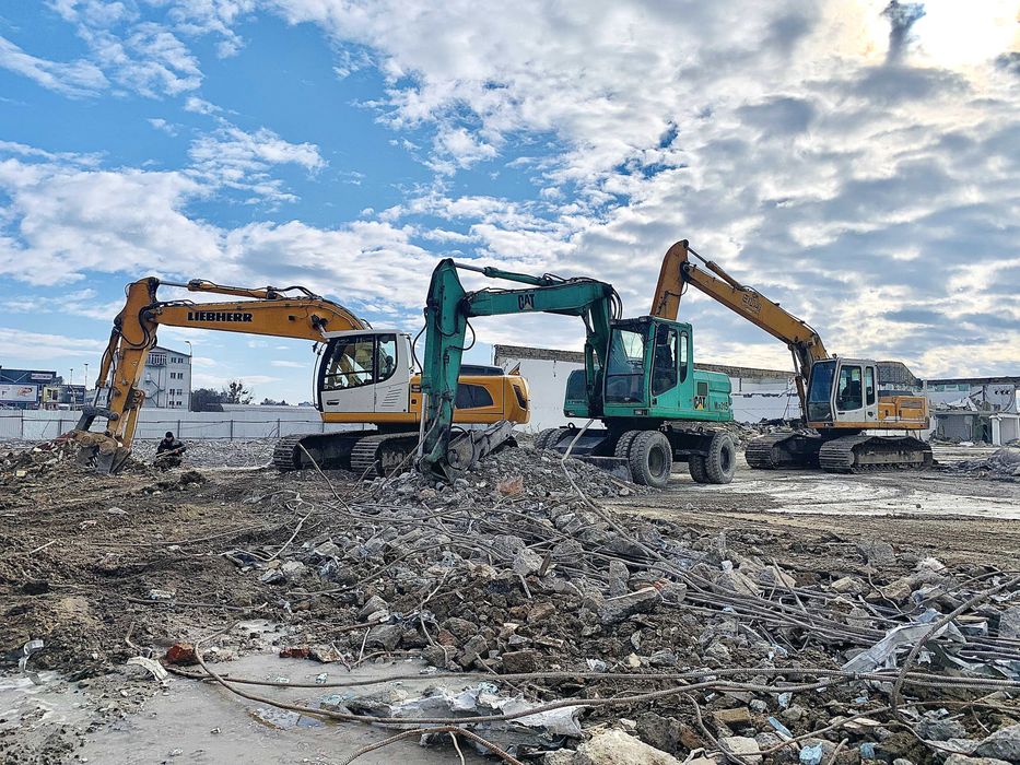 Копка котлованів | Земляні роботи | Демонтаж будинків | Гідромолот