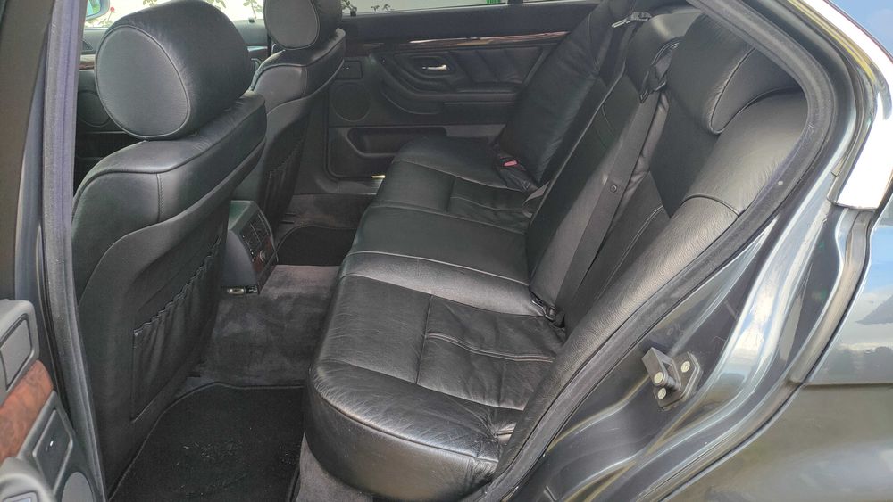 BMW seria 7 E38 3.0 benzyna v8