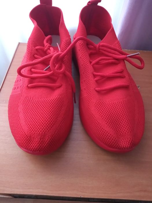 Кросівки 39 розмір