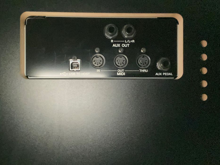 Yamaha Clavinova CVP-701 B – Como Novo
