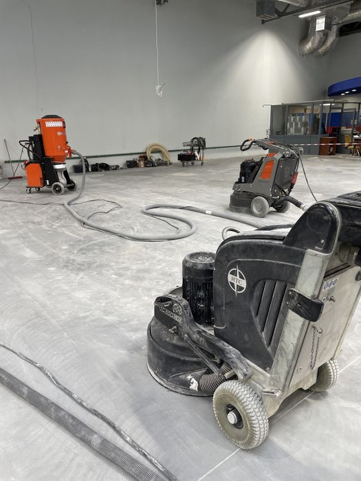 Renowacja posadzek przemysłowych, szlifowanie, polerowanie, frezowanie