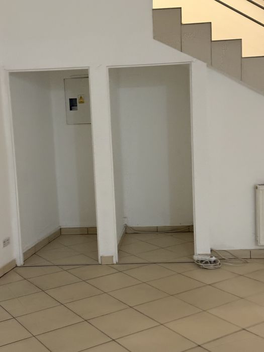 budynek uslugowy na ulicy 1 Maja w Gostyniu deptak centrum