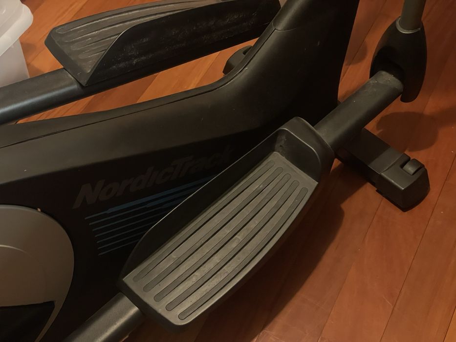 Eliptica norditrack E 4.1 com o cabo de alimentação como nova