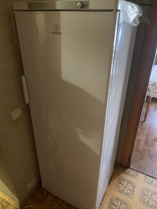 Продам морозильну камеру