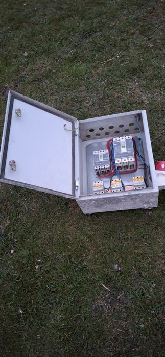 Електричний щиток трифази