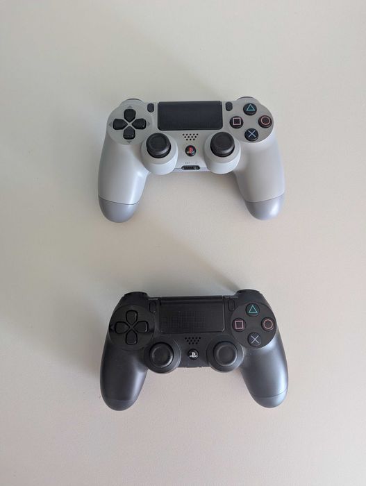 PS4 Fat CUH-1000 preta + 2 comandos DualShock 4