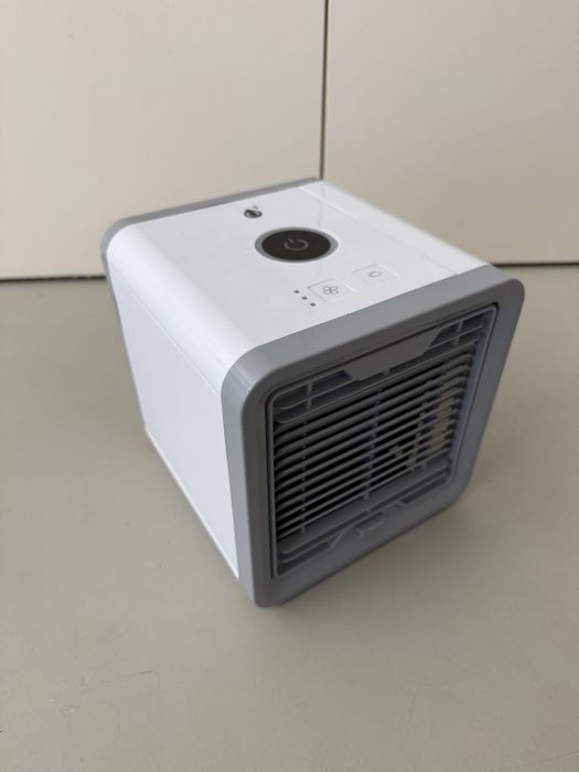 Mini Ar Condicionado Portátil / Humidificador - Como Novo
