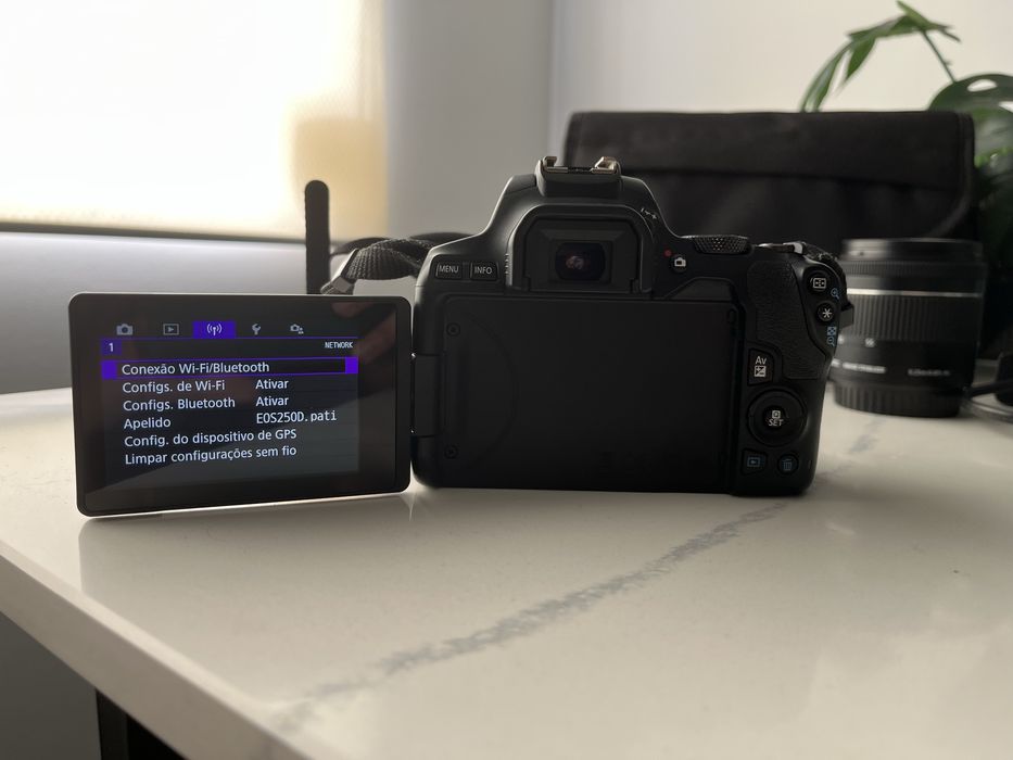 Kit Máquina Fotográfica canon 250d