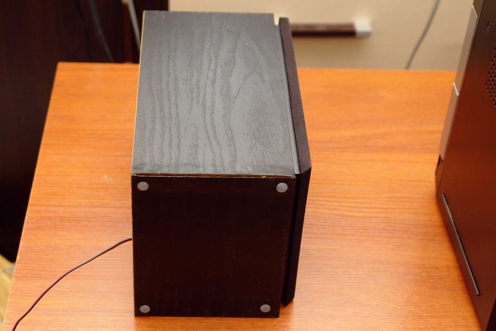 Музыкальный центр Sony CMT-EH15. Всё работает.