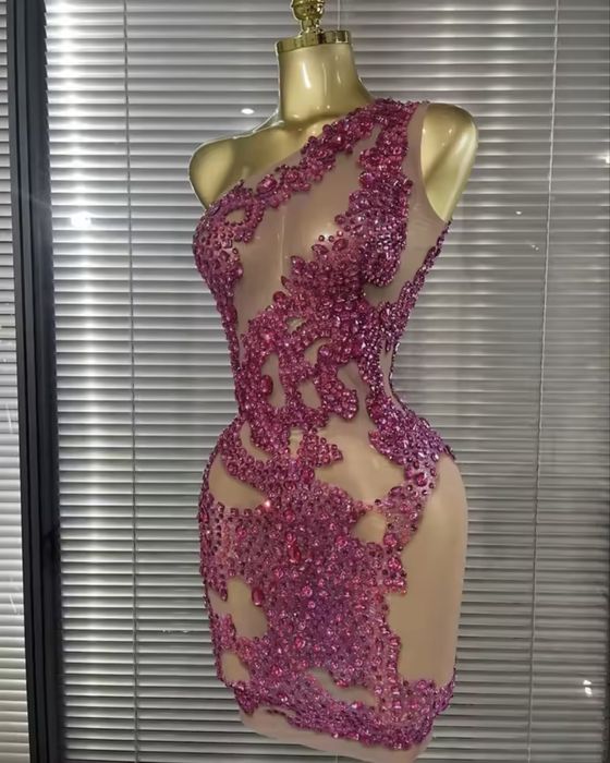 Zdobiona sukienka naga rozowa cyrkonie siatka tiul