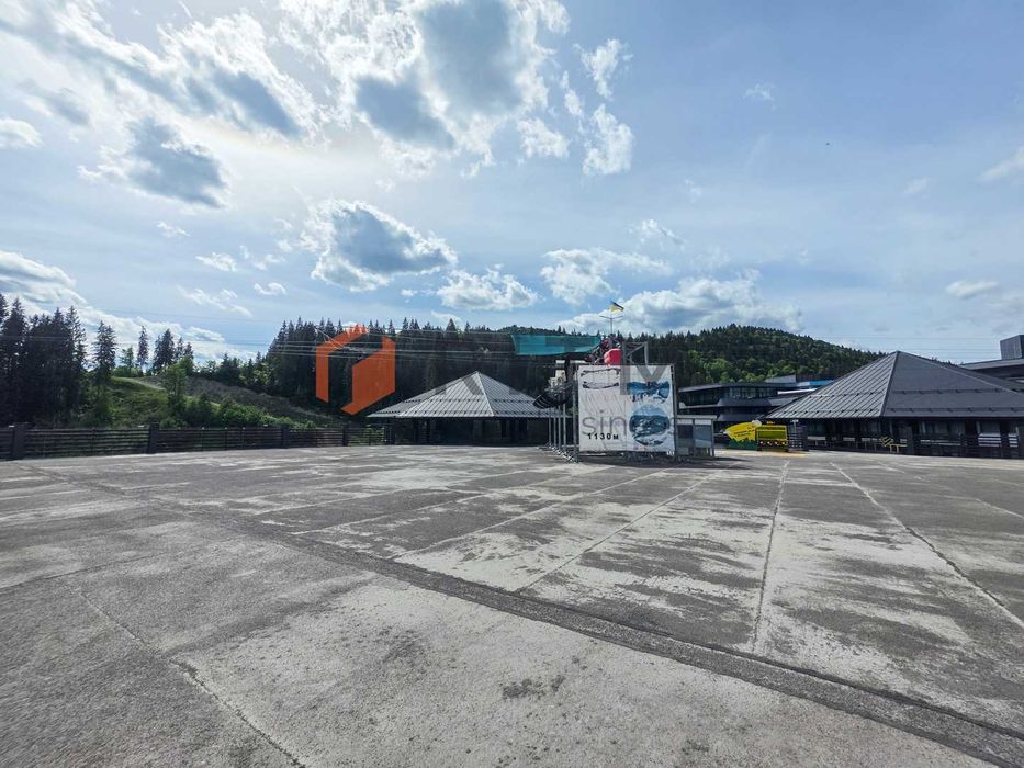 Top Location. комерція 38.6 м² у центрі Буковелю (Паркінг 2)