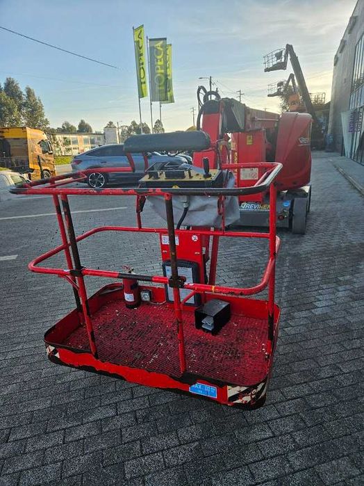 Vende-se plataforma articulada elétrica 15m de altura de trabalho