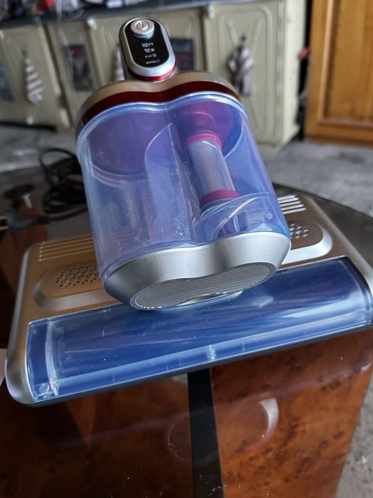 Пилосос для матраців, диванів, килимів CM203Pro