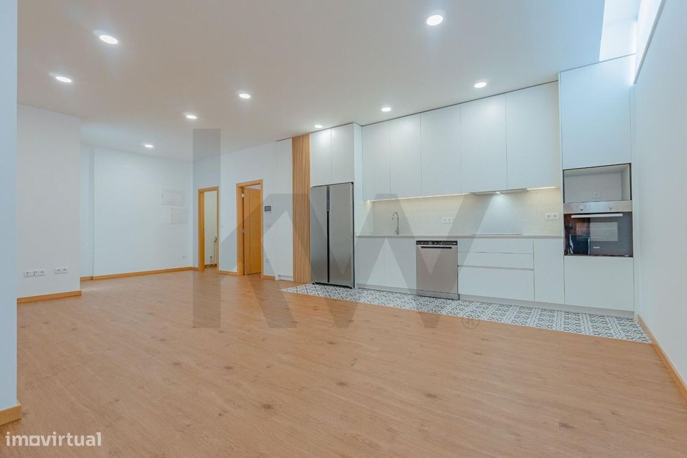 Brand-new and Modern T3 Apartment in the Center of São João da Madeira!