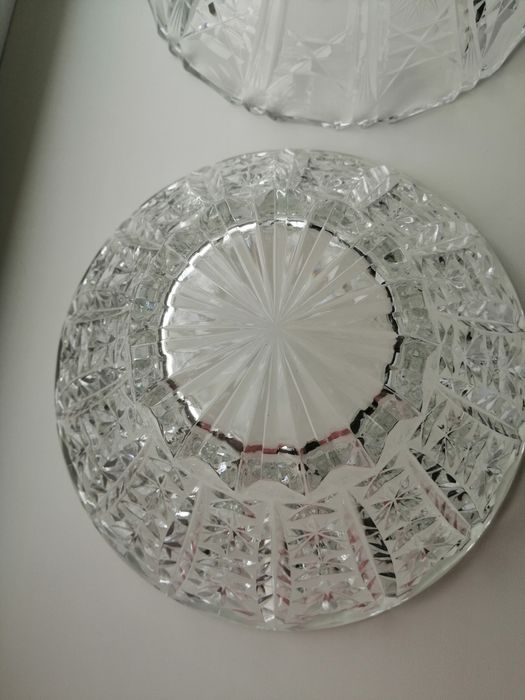 Вазы хрустальные большие.