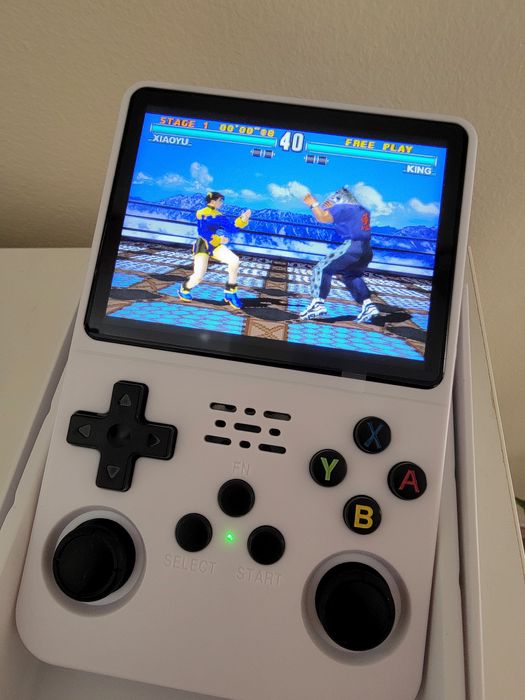 Consola com jogos - NOVA NA CAIXA