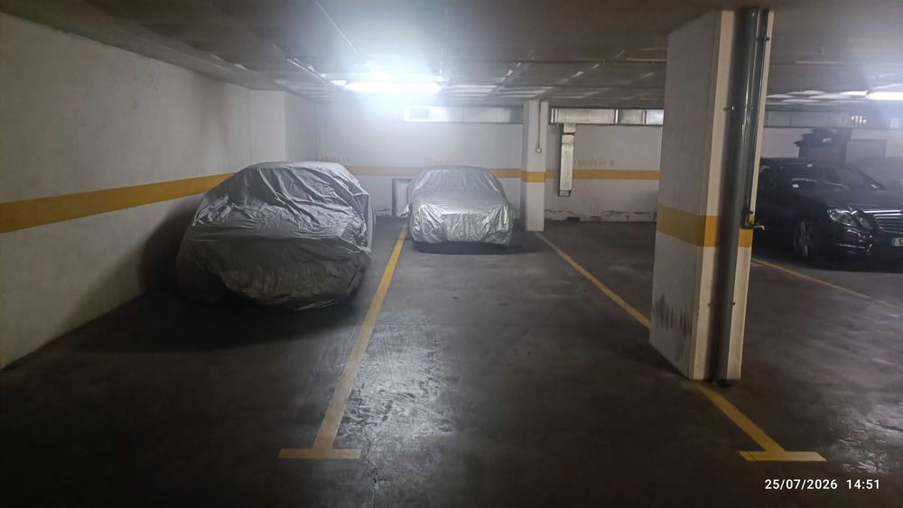 4 Lugares de Estacionamento ( LUMIAR - PQ DAS CONCHAS )
