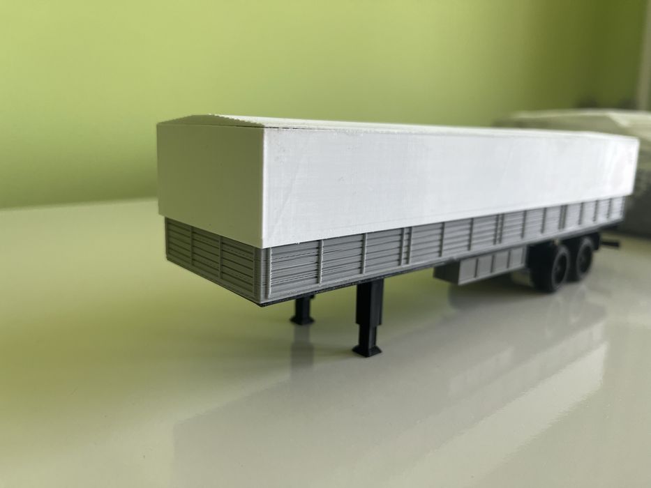 Model naczepy Zremb D18 w skali 1:43