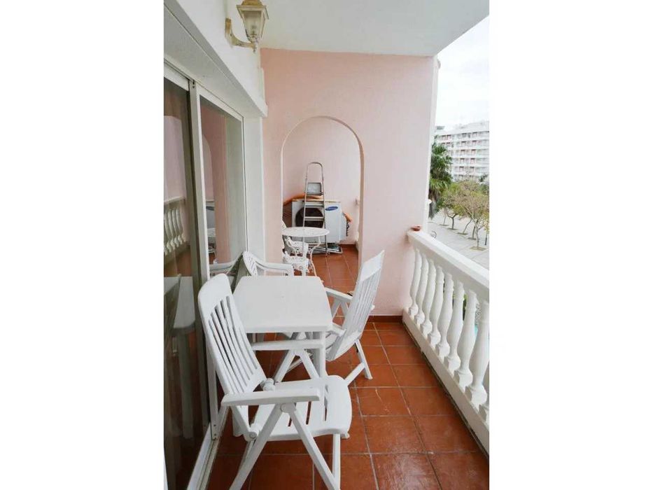 T3 c/AC em condomínio com piscina