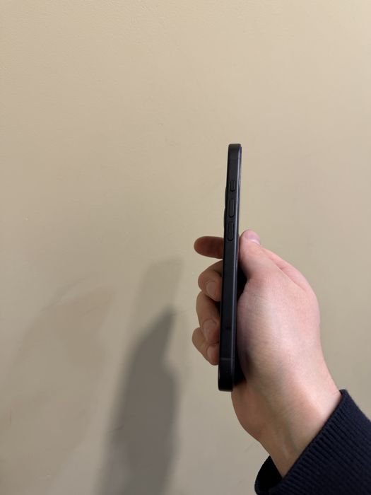 Б/у Iphone 16 256 Black Titanium ідеальний стан
