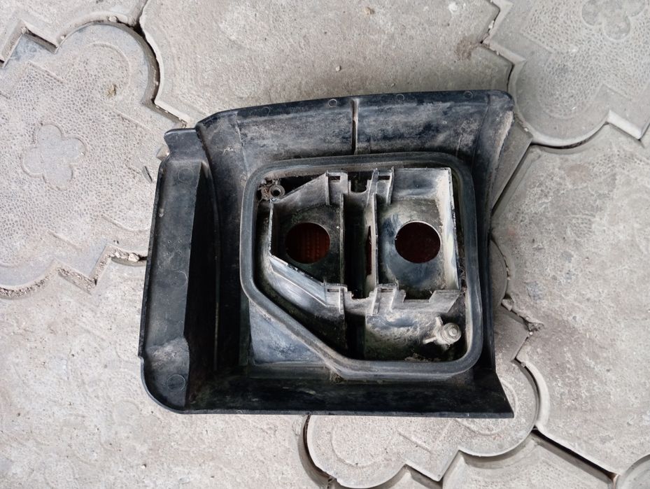 Продам  ліхтар задній лівийна універсал пасат б3