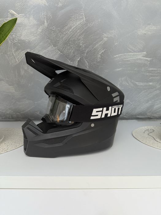 Kask z goglami SHOT