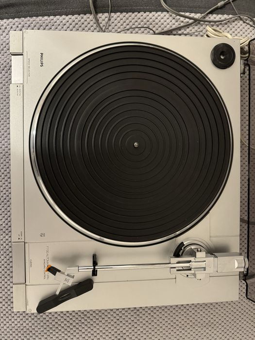 Gramofon Philips F7130