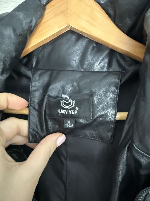 Тепла, довга куртка, розмір L, XL.