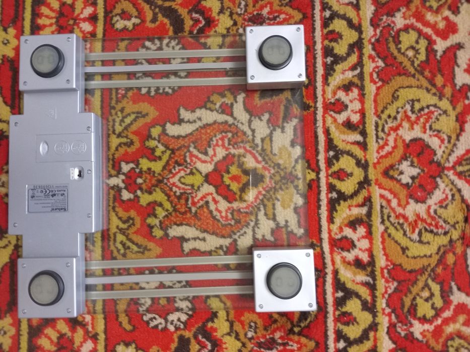 Весы SATURN напольные бытовые