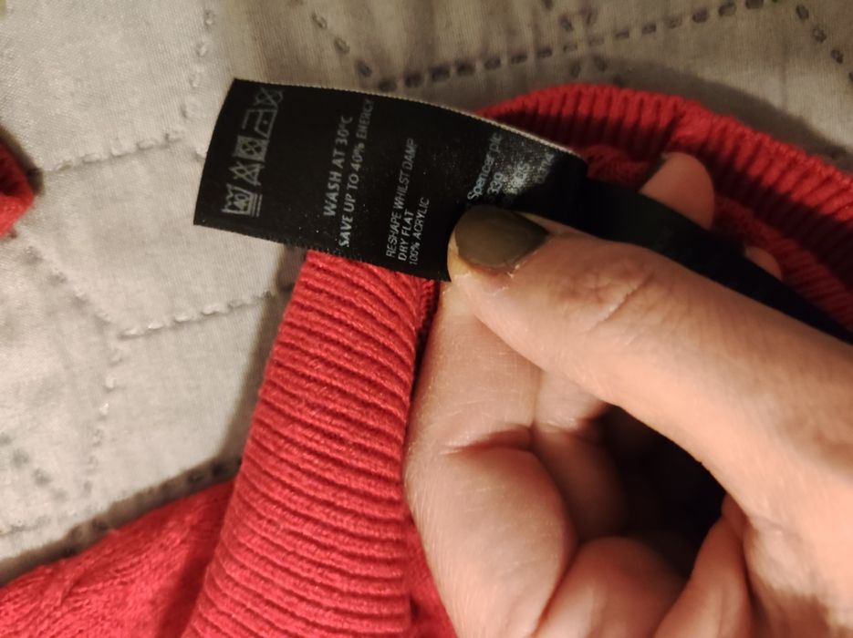 Sweter różowy ML