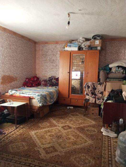 Дача на  Карноватке Для.. отшельников ...Жилая с мебел и бытовой техникой Печное отопление