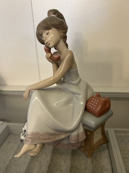Lladró “Niña con teléfono - 5466”