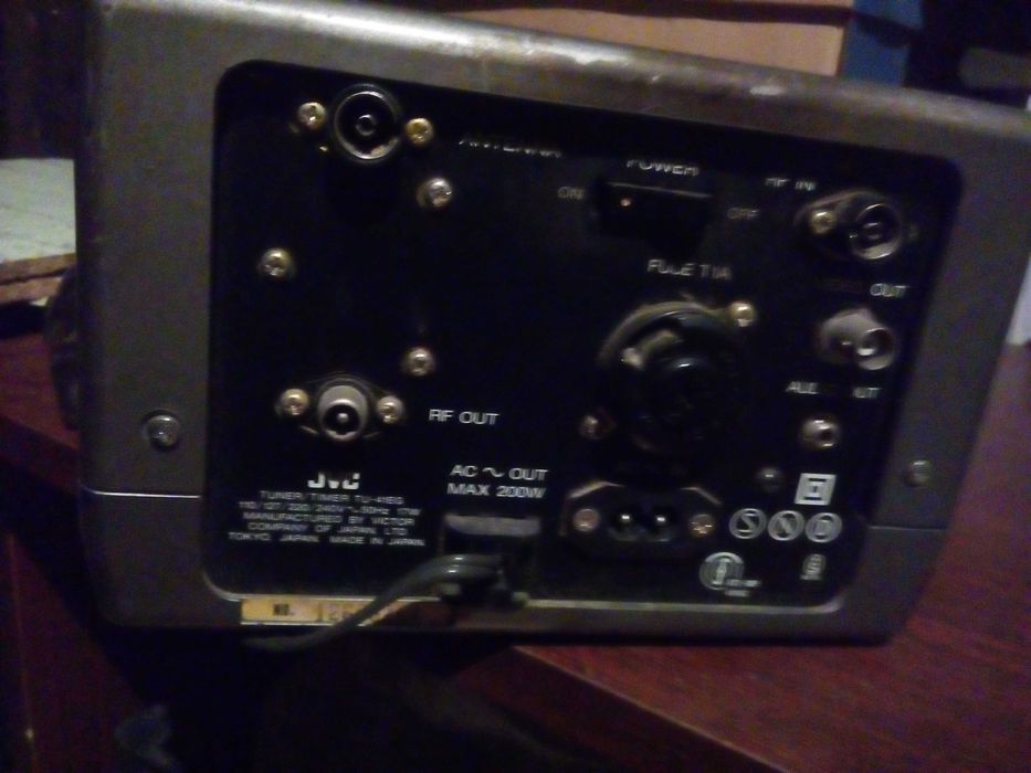 Tuner do magnetowidu JVC