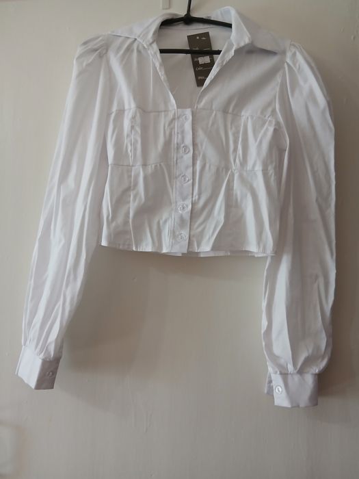 Біла укорочена сорочка