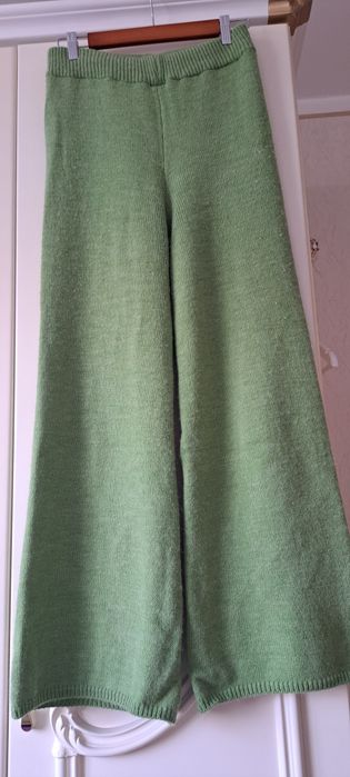 Spodnie damskie z wełny - włoskie M/L